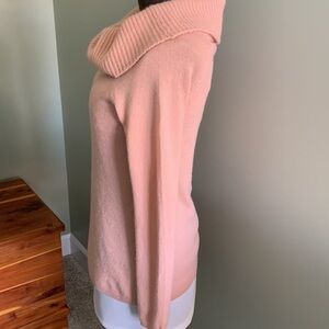 💯 cashmere Ann Taylor petite small sweater champagne pink off the shoulder soft